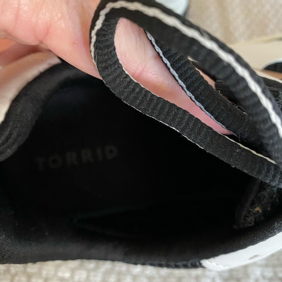 Torrid Women's Sneakers in White, Black, and Brown - Picture 4 of 7